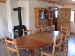 Esszimmer mit Holzofen